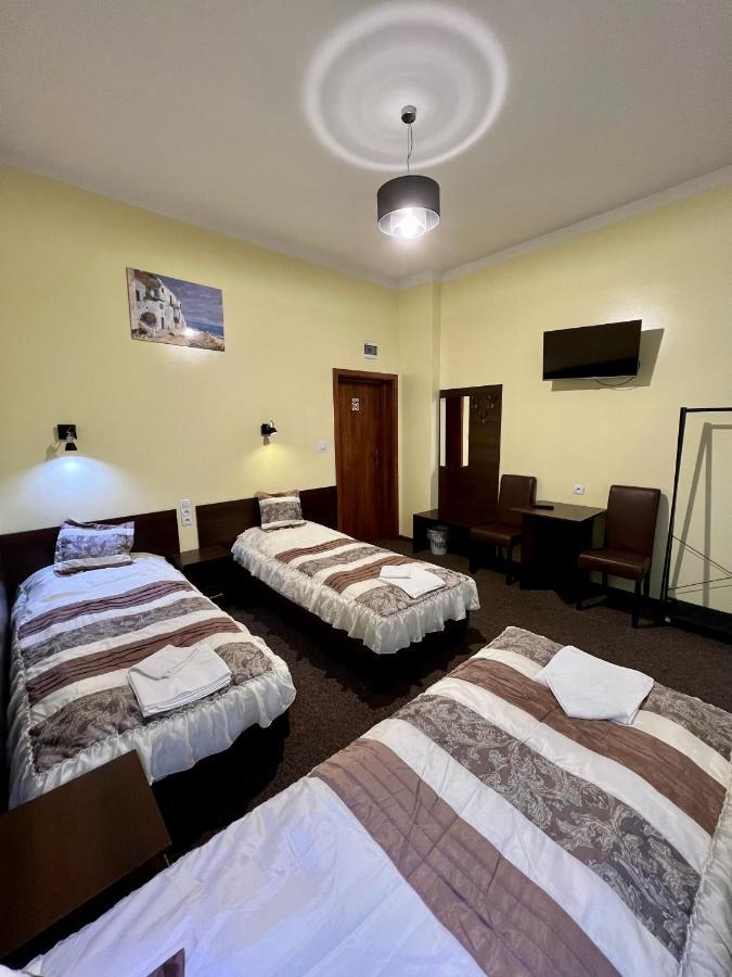 Apartamenty Ostrowiec - Pokoje Goscinne Centrum Ostrowiec Swietokrzyski Exterior photo